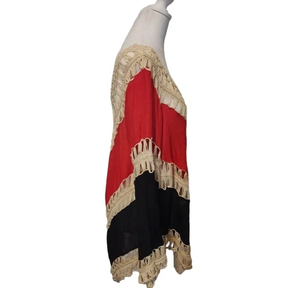 Umgee Crochet top. Super cute! Worn one time. Size medium - Picture 4 of 7